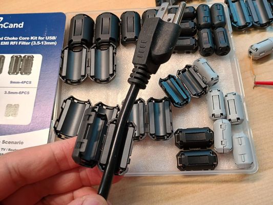 شراء حلقة فيريت Snap-On مع مقاومة 155 أوم لقمع EMI/RFI وخيارات التصميم المخصصة online manufacture