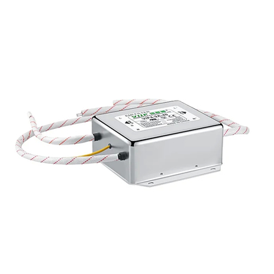 10A 220VAC فلتر EMI مع مجموعة ترددية واسعة تصميم خفيف الوزن ومقاومة درجات الحرارة